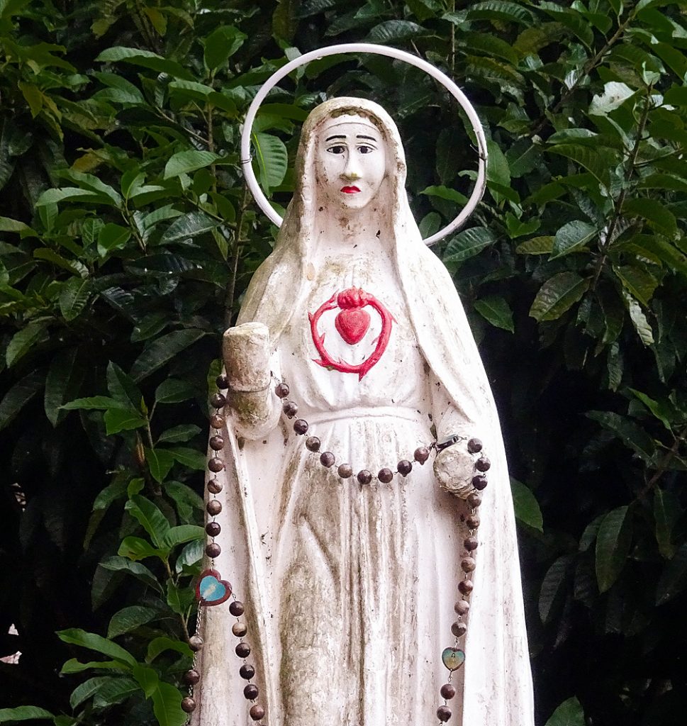 Tượng Đức Mẹ Măng Đen